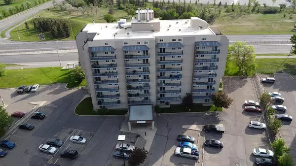 Lethbridge, AB T1K 5N1,21 Berkeley PL W #224