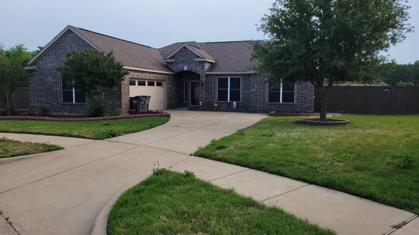 504 Ivy Court, Red Oak, TX 75154