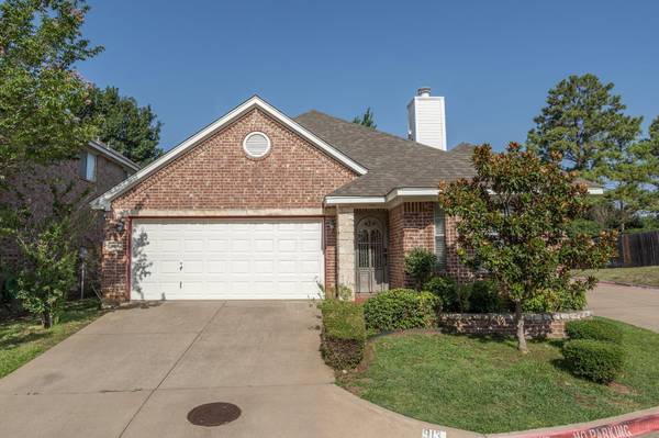 913 Saddle Drive, Euless, TX 76039