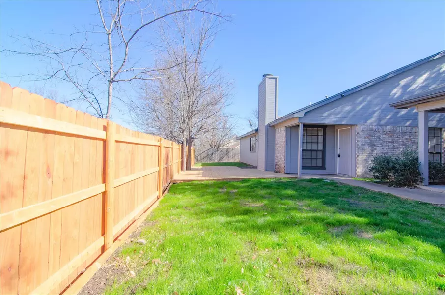 6701 S Creek Drive, Fort Worth, TX 76133