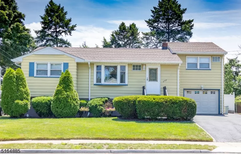 242 Colonial Ave, Saddle Brook Twp., NJ 07663