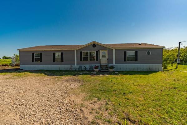 425 Deer Lane, Celeste, TX 75423