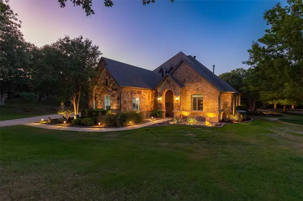 7324 Brady Oaks Drive, Fort Worth, TX 76135