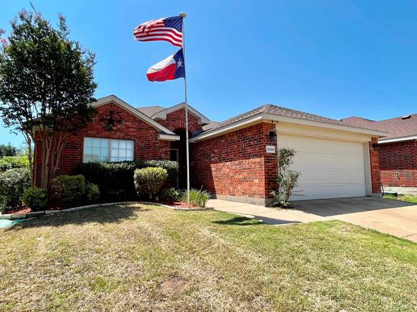 2038 Lake Trail Drive, Heartland, TX 75126