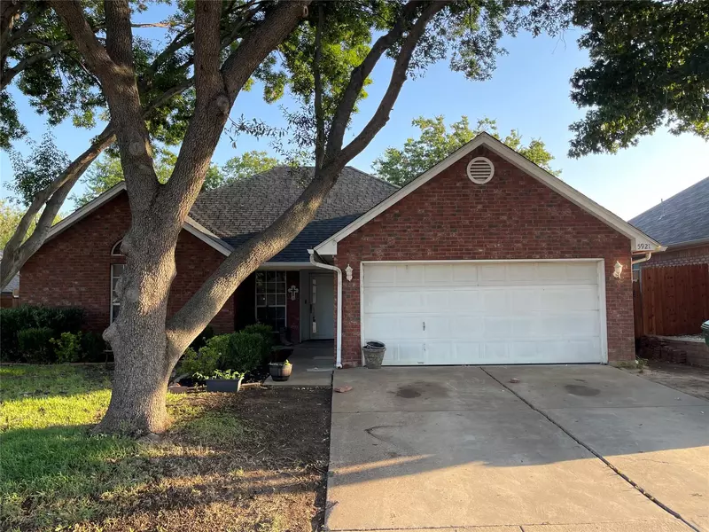 5921 Hilltop Drive, Watauga, TX 76148