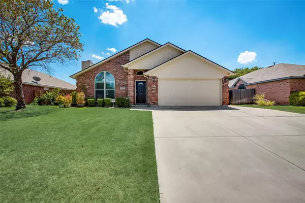 8720 Creede Trail, Fort Worth, TX 76118