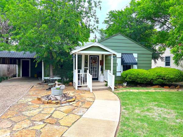 1317 Edgewood Avenue,  Graham,  TX 76450