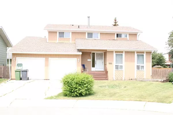 Olds, AB T4H 1B3,5214 Silverpark Close