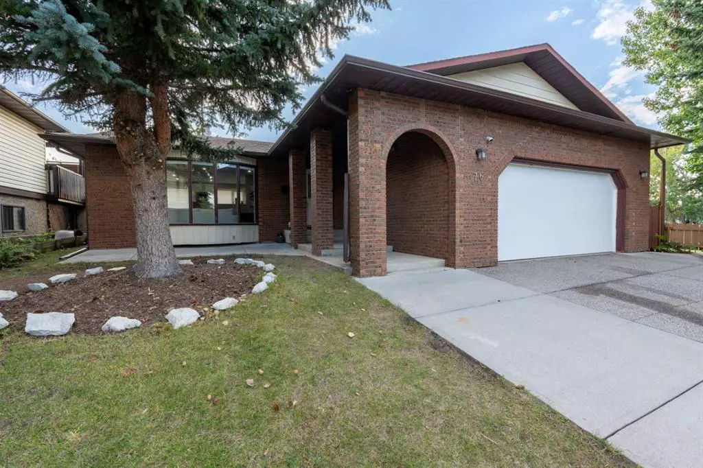 Calgary, AB T3K 1P8,76 Berwick CRES NW