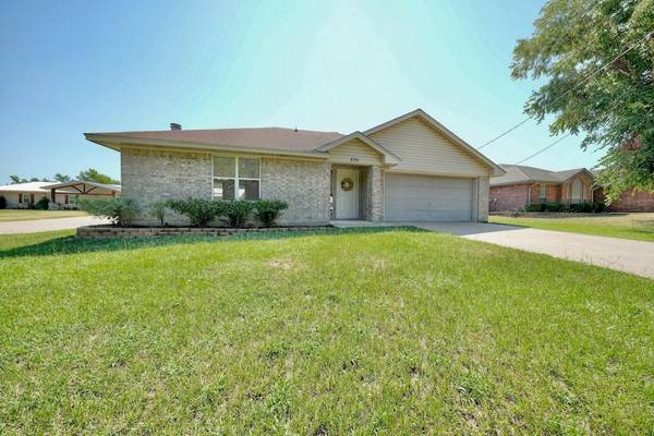 676 Inwood Street,  Mineola,  TX 75773