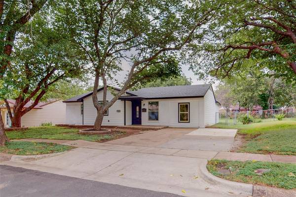 526 Thrush Avenue, Duncanville, TX 75116