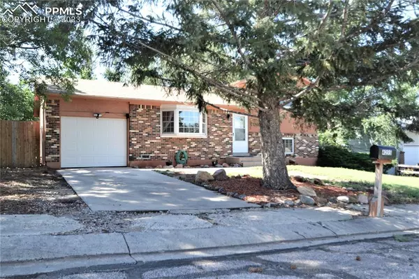 Colorado Springs, CO 80917,4255 Hedge LN