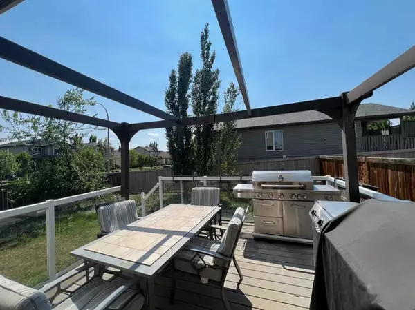 Lethbridge, AB T1J2G9,98 Coalbanks Gate W