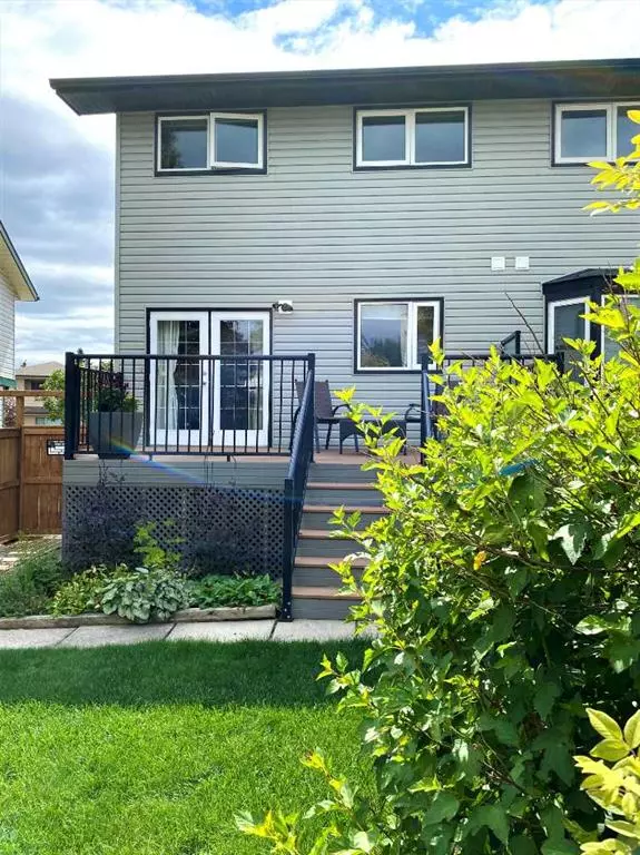 Calgary, AB T3H1K9,81 Strathcona CRES SW