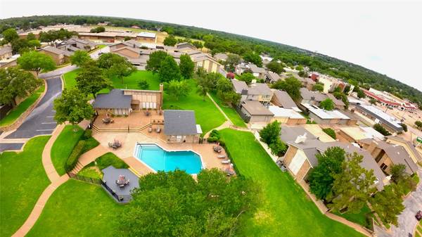 2905 Oak Shadows Circle,  Bedford,  TX 76021