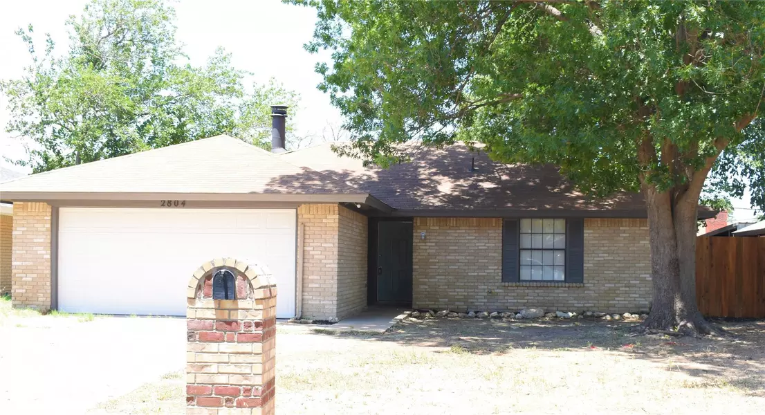 2804 S Meadow Drive, Fort Worth, TX 76133