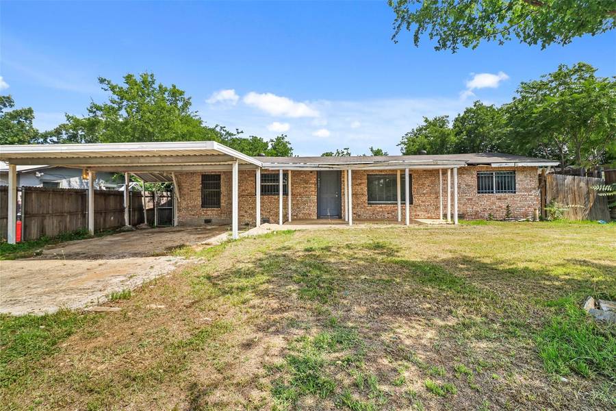 5202 Flagstone Drive, Sansom Park, TX 76114