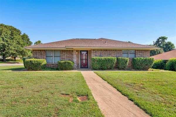 2307 Arapaho Drive, Denison, TX 75020