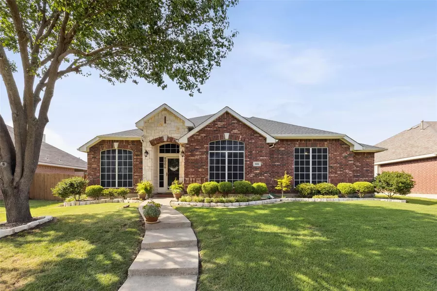 8006 Wilmington Drive, Rowlett, TX 75089