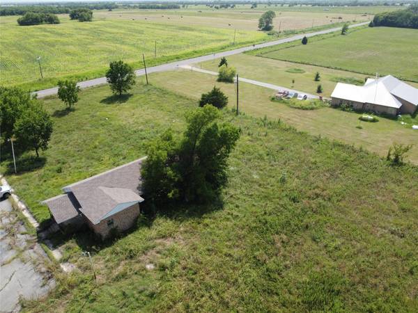 122 Fm 1566 W,  Wolfe City,  TX 75496