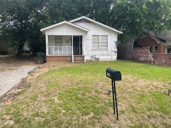 1534 N Confederate Avenue,  Tyler,  TX 75702