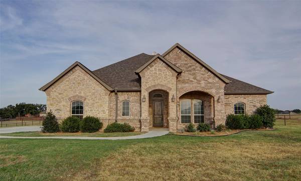 136 Bluff Ridge Court, Paradise, TX 76073