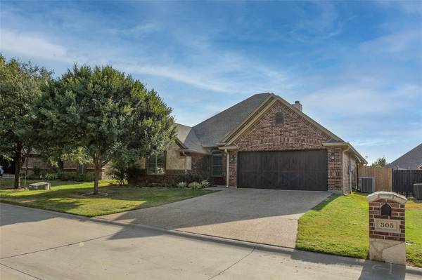 305 Bay Hill Drive, Willow Park, TX 76008