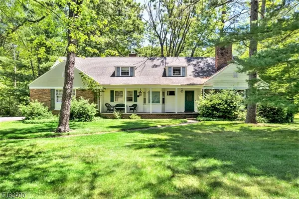 144 Sunlit Dr, Watchung Boro, NJ 07069