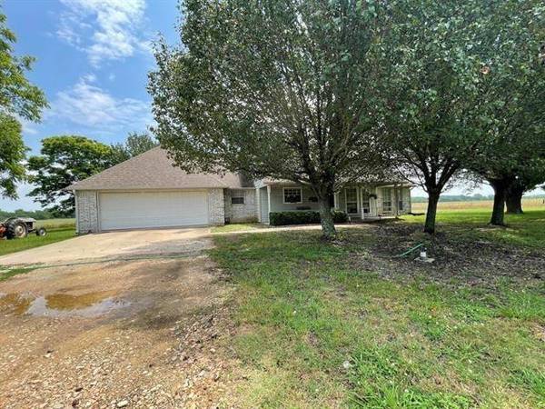 5035 Farm Road 196 S, Blossom, TX 75416