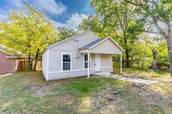 1008 Van Winkle Street, Weatherford, TX 76086