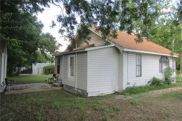 703 N Gardner Street, Whitewright, TX 75491