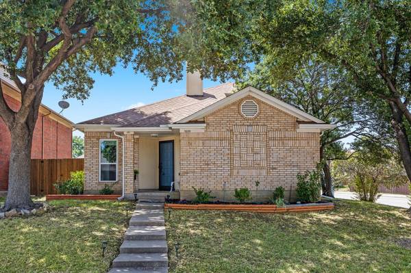 1600 Kingspoint Drive, Carrollton, TX 75007