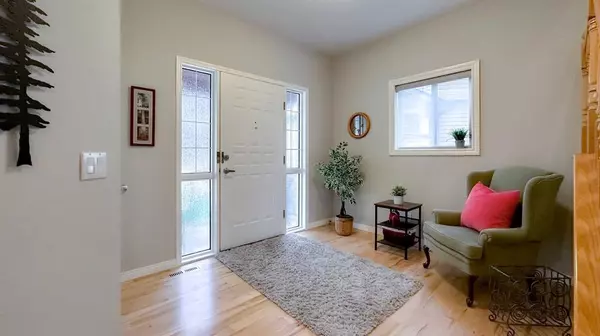 Calgary, AB T3A6K8,9 Hidden Creek Mews NW