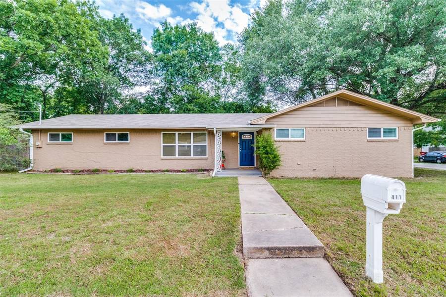 411 E 10th Street, Bonham, TX 75418