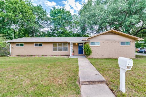 411 E 10th Street, Bonham, TX 75418