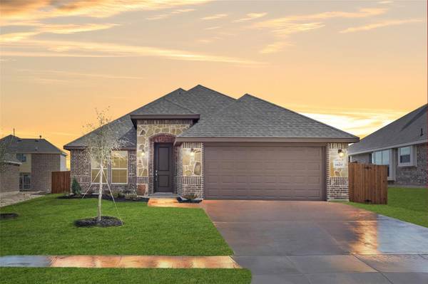 1420 Cedar Creek Lane, Crowley, TX 76036