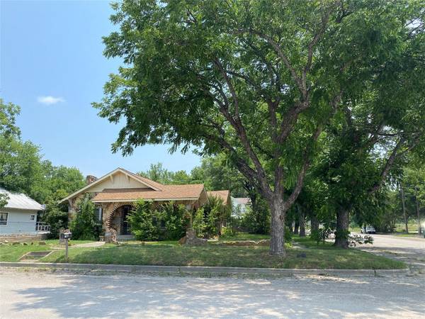 218 S Avenue E, Clifton, TX 76634