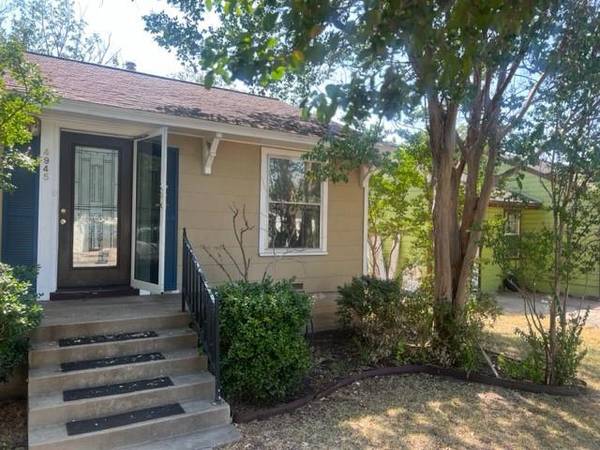 4945 Penrose Avenue, Fort Worth, TX 76116