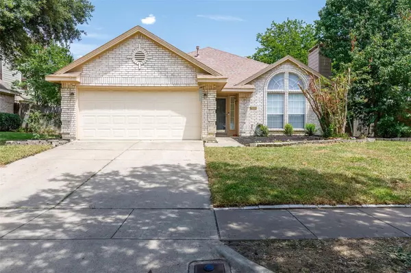 7504 Lake Arrowhead Drive, Fort Worth, TX 76137