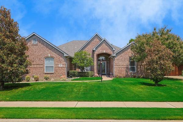 2816 Meadow Green Drive, Flower Mound, TX 75022