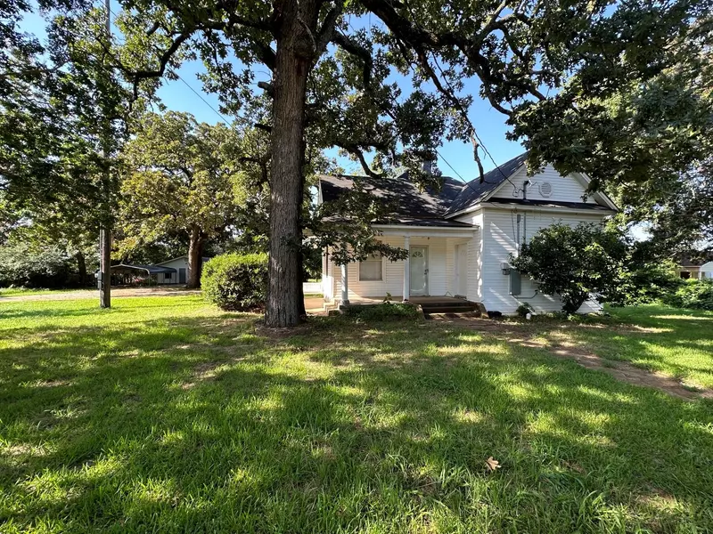 1130 W Bullock Street, Denison, TX 75020