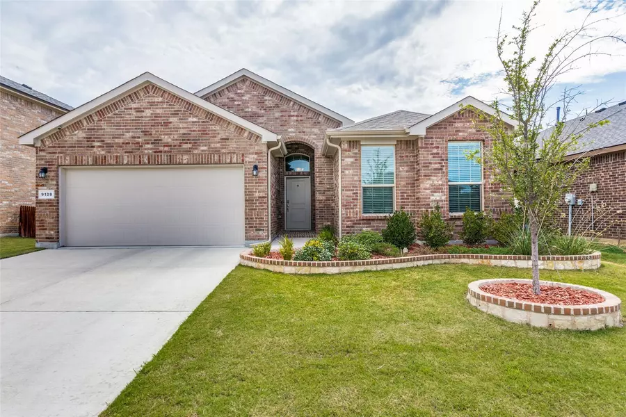 9128 Sycamore Leaf Drive, Fort Worth, TX 76179