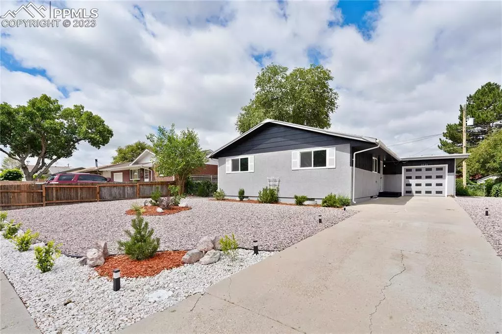 Pueblo, CO 81005,2125 Rosewood LN