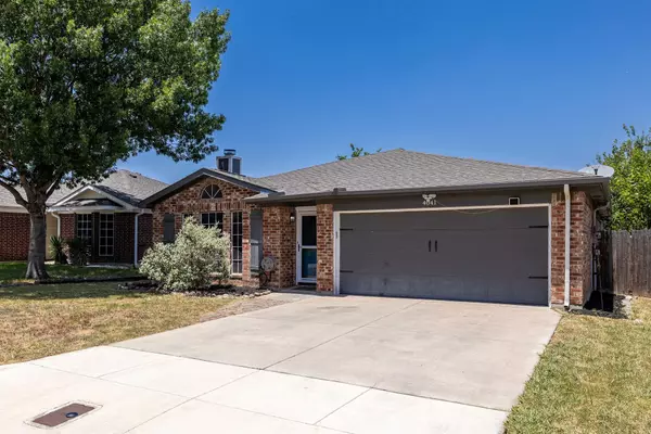 4041 Staghorn Circle N, Fort Worth, TX 76137