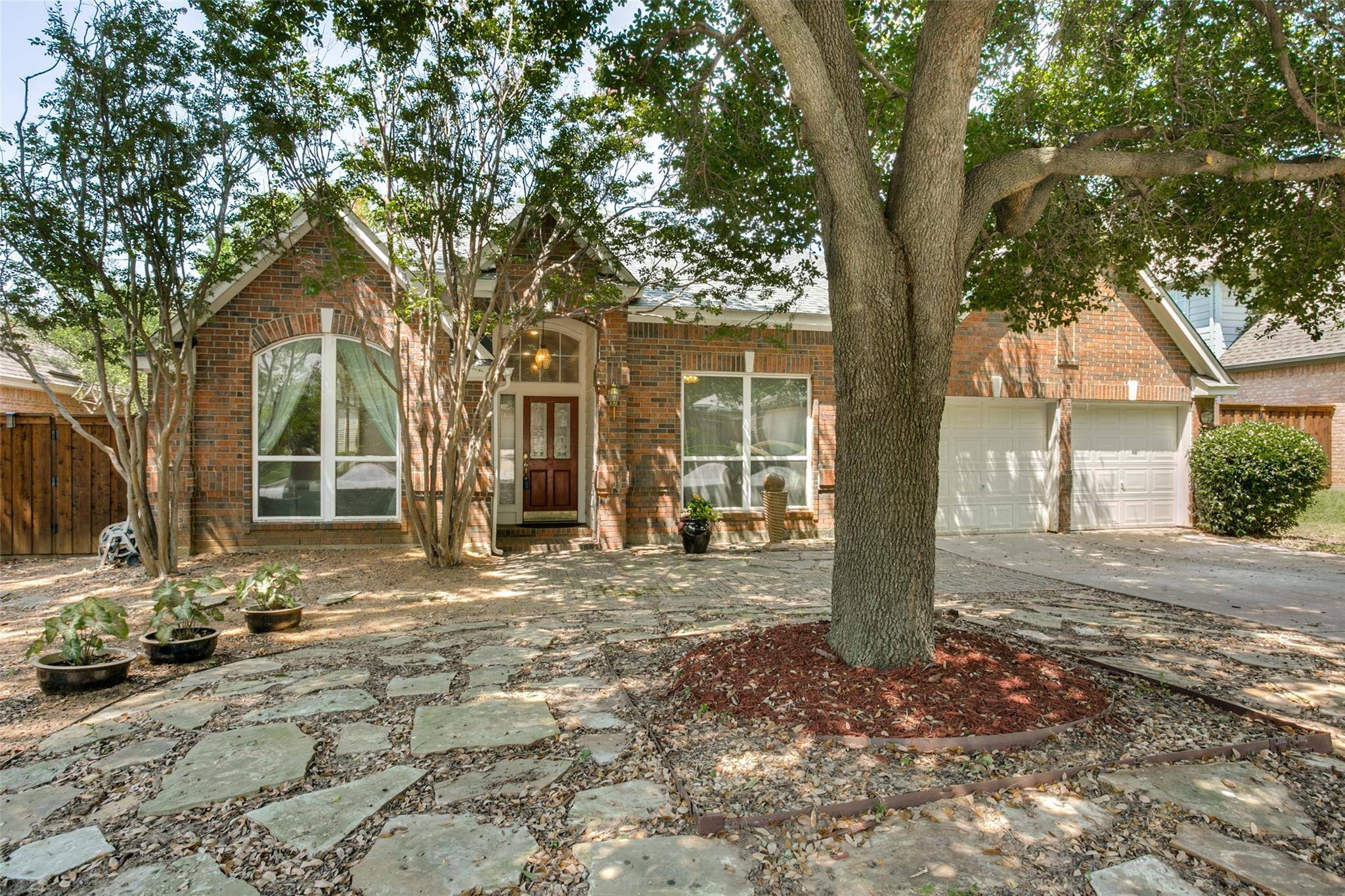 2120 Brentcove Drive, Grapevine, TX 76051