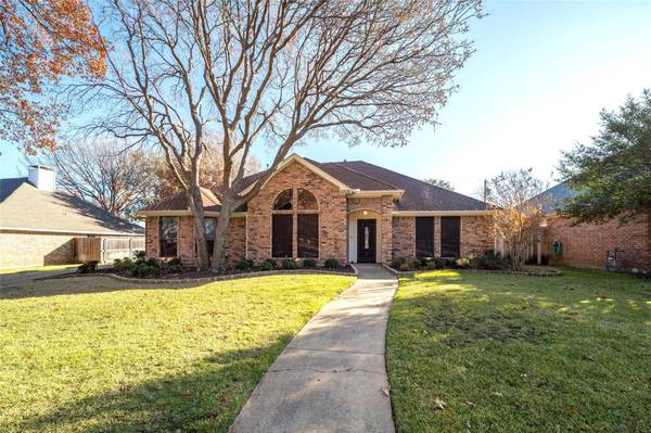 2806 Summit Ridge Street, Grapevine, TX 76051