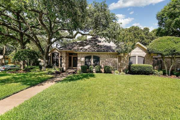 1017 Brownstone Drive, Grapevine, TX 76051