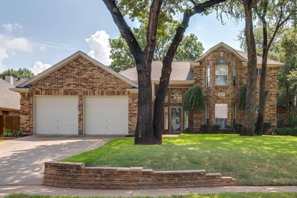 2137 Idlewood Drive, Grapevine, TX 76051