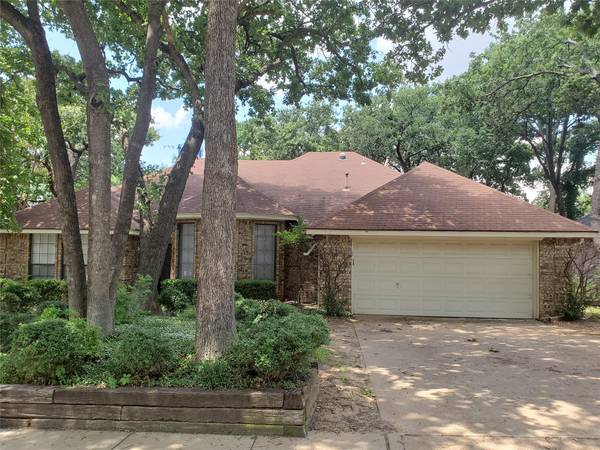 1017 Woodbriar Drive, Grapevine, TX 76051