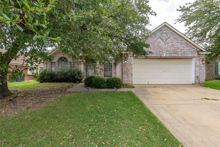 723 Turnstone Drive, Arlington, TX 76018